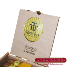 Cargar imagen en el visor de la galería, MEDIA LUNA CAJA CON 12 UNIDADES - Puros Cubanos Originales | La Casa del Habano HMO