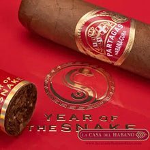 Cargar imagen en el visor de la galería, CEDROS &quot;ANO DE LA SERPIENTE 2025&quot; CAJA CON 18 UNIDADES - Puros Cubanos Originales | La Casa del Habano México
