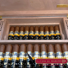 Cargar imagen en el visor de la galería, HUMIDOR MAJESTUOSO 1966 HUMIDOR CON 20 UNIDADES - Puros Cubanos Originales | La Casa del Habano México
