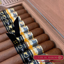 Cargar imagen en el visor de la galería, HUMIDOR MAJESTUOSO 1966 HUMIDOR CON 20 UNIDADES - Puros Cubanos Originales | La Casa del Habano México
